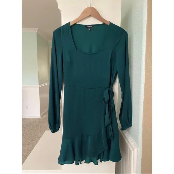 slim fit dress slacks Dark Green Surplice Long Sleeves Printed Homecoming Dress Dark Green / US 16 main image 0